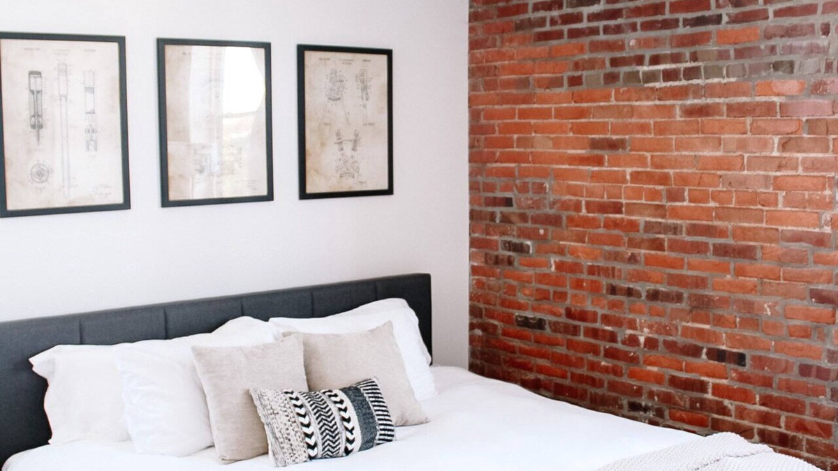 Williamsburg Apartment | Small-Town Loft: Mayberry- Modern Comfort in 1890 Historical Brick Building