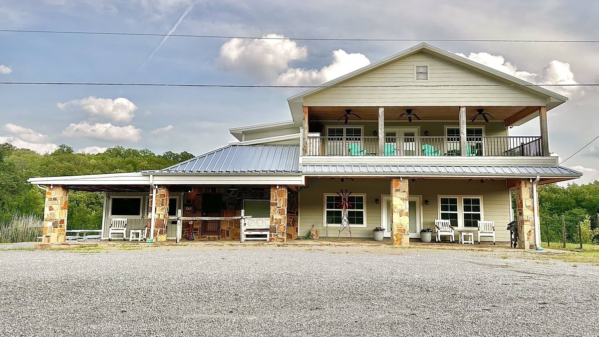 Graham House | Small town richness at Salt Creek Inn 4 Bed 4 Bath Graham, TX