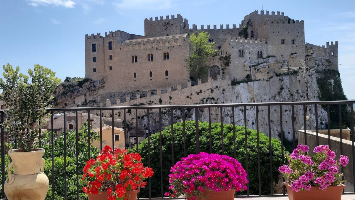 Caccamo Villa | Small villa in the historic center