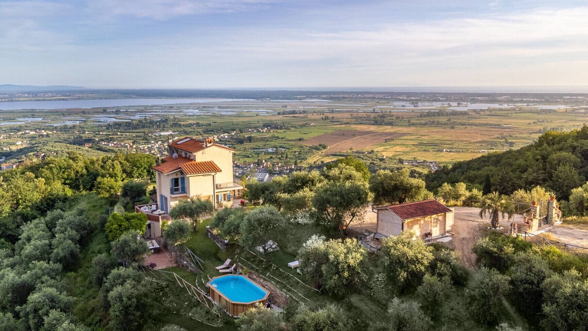 Pieve a Elici Villa | Smart and Convenient Sea View Villa with Pool in Lucca