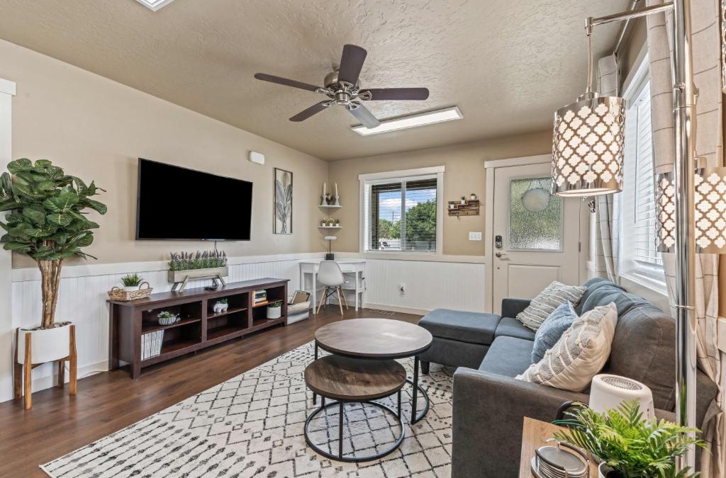 Caldwell House | Smart Comfort 2 bed 2 bath near College of Idaho