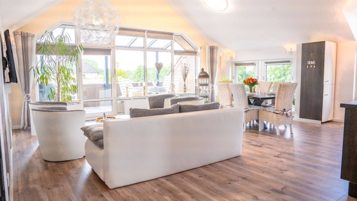 Bad Zwischenahn Apartment | Smartfewo: Loft Sauna Balkon Parkplatz