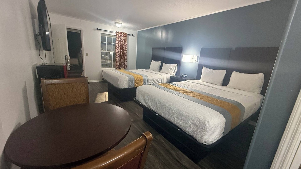 Calhoun Hotel | Smith Motel