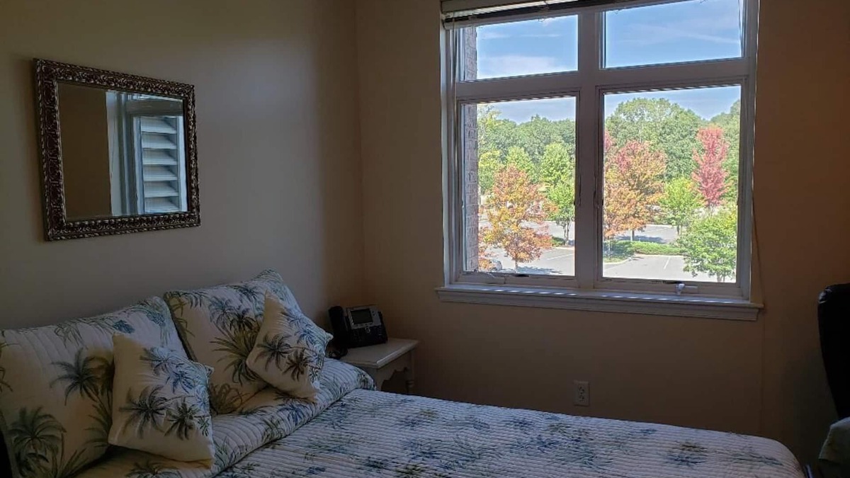 Smith Mountain Lake Apartment | Smith Mountain Lake Studio Suite/Pools, Gym, etc