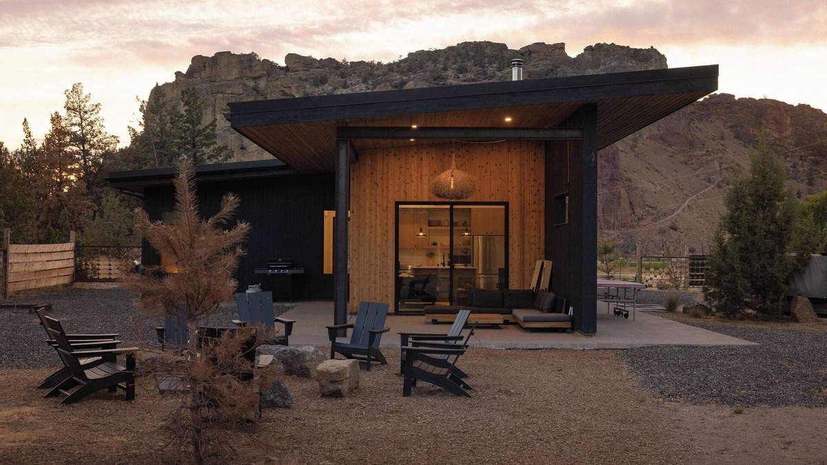 Terrebonne House | Smith Rock Oasis w/Hot Tub Steps to the Park