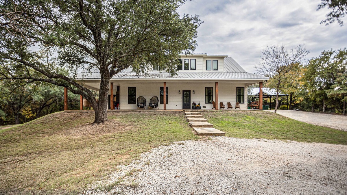 deCordova House | Smoky Hill Ranch, 8 Acres, 2 Homes, Events, Sport Court, Fishing, & Fire Pits