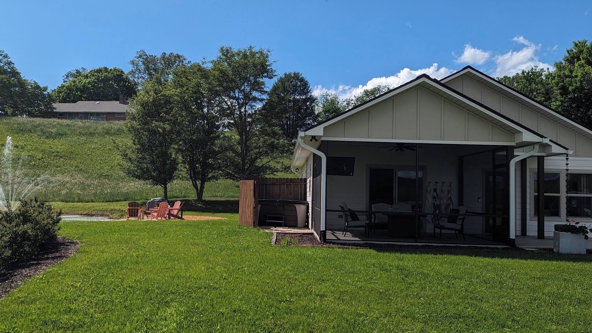 Hayesville House | Smoky Mountain Guesthouse: Mountain View & Walkable to Downtown Hayesville