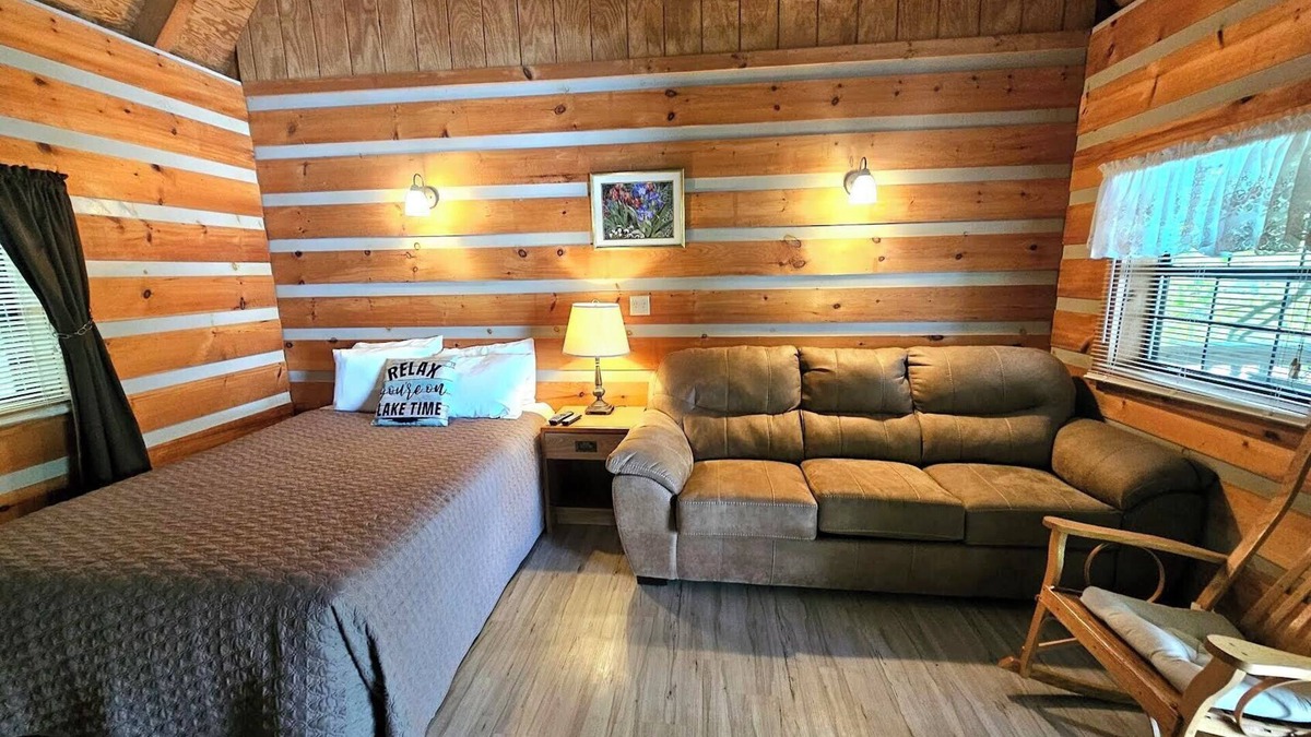 Sevierville Cabin | Smoky Mountain Lake Group Cabins on Douglas Lake