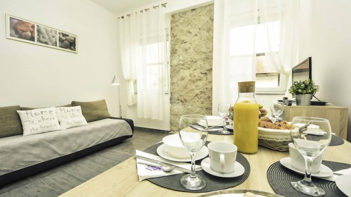 Karlobag Apartment | Snježana by Interhome