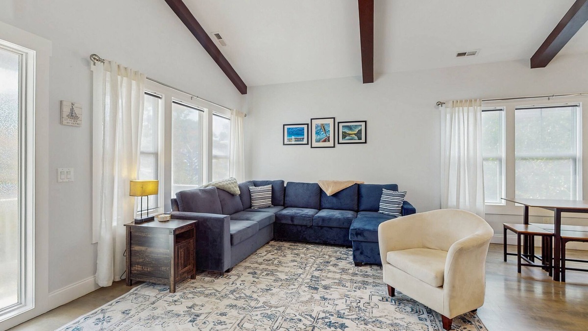 Tranquil Harbour House | Snow-bird friendly home w/screened in porch, gas grill and close to beach