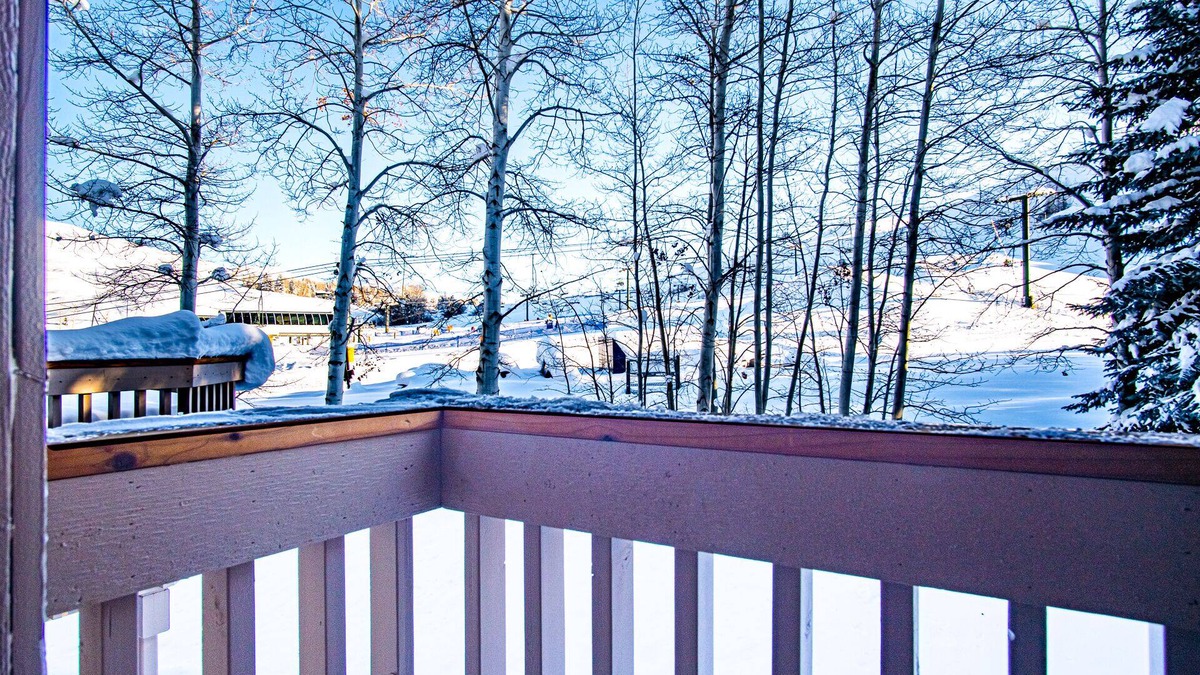 Elkhorn Condo | Snow Creek 1553 - Ski-in/Ski-out + Pool & Hot Tub