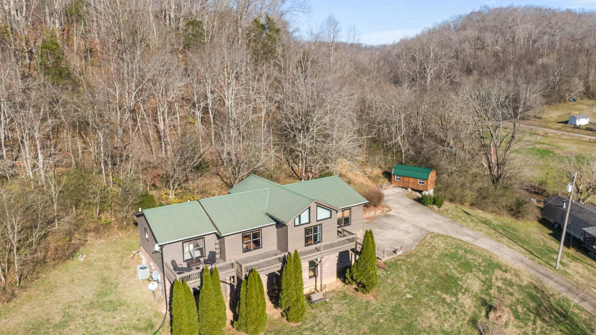 Columbia Cabin | Snow Creek Retreat 20 Minutes South of Franklin