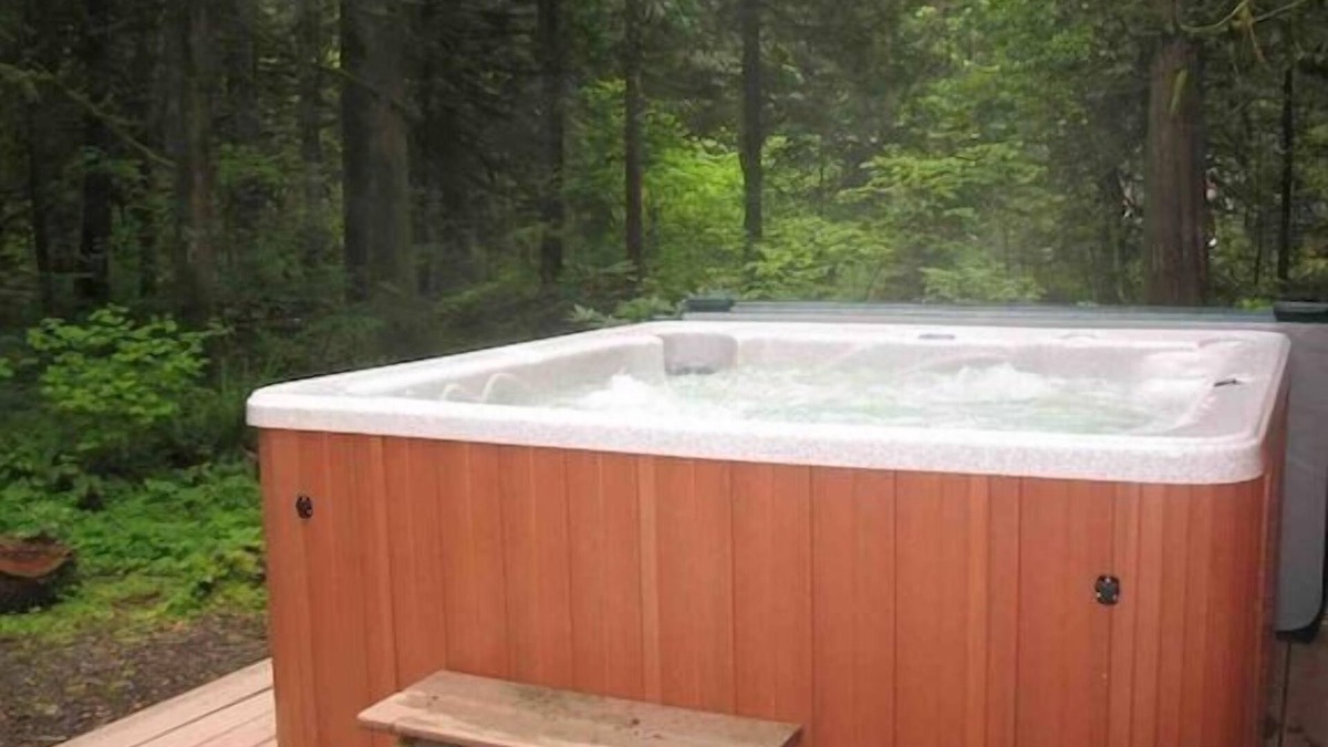 Zigzag Cabin | Snow Drift Cabin Hottub Wifi Dogs welcome