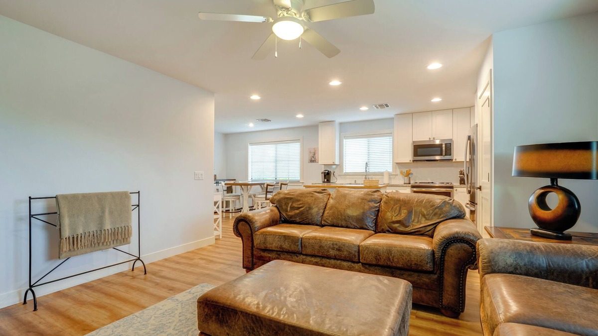 Tempe Apartment | Snowbird Haven! 8 Mi to ASU & Dtwn Tempe