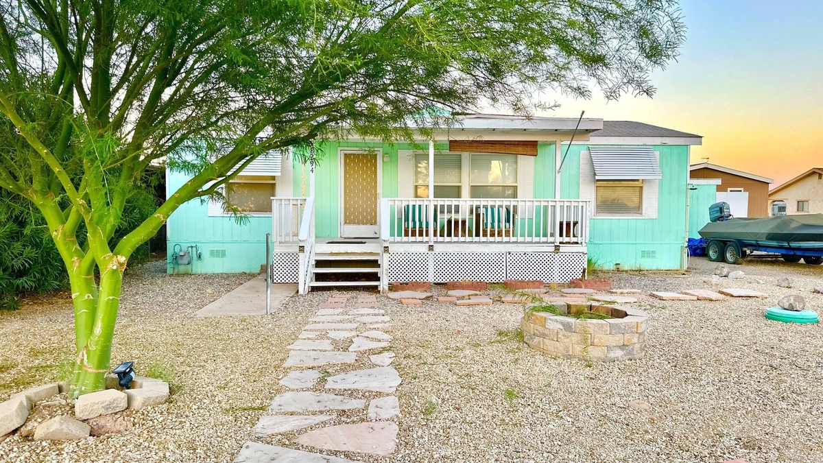 Mohave Valley House | Snowbirds Welcome! Mohave Valley Home close to the Colorado River and Casinos!