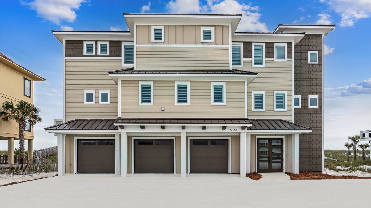 Navarre Beach House | Snowbirds Welcome! Brand-New Gulf Front Beauty – 6BR | 6.5BA | Sleeps 14!