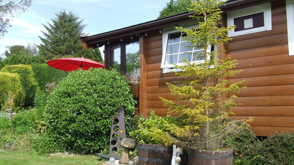 Bronaber Cabin | SNOWDONIA LOG CABIN RETREAT. 4/6 BERTH FAMILY/PET FRIENDLY. MOUNTAIN VIEWS