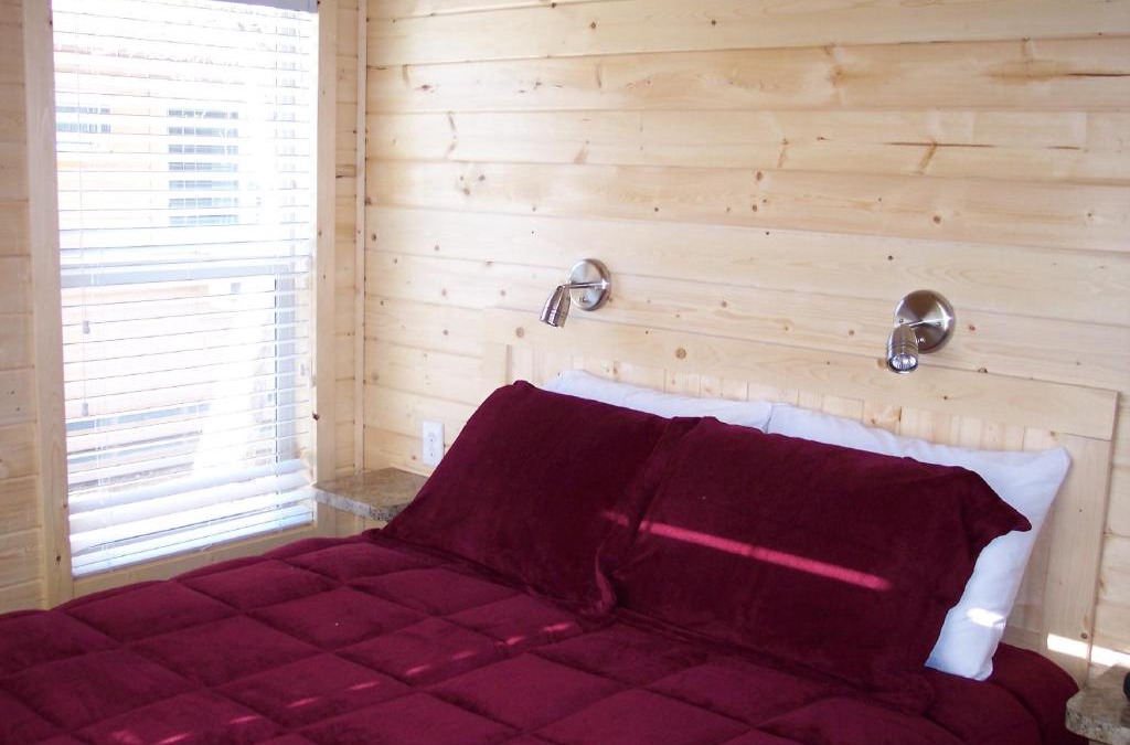 Emigrant Gap Resort | Snowflower Camping Resort Wheelchair Accessible Cottage 8