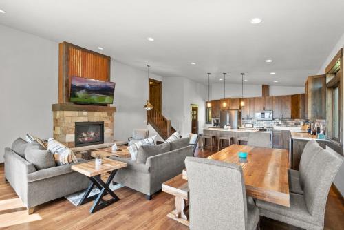 Whitefish House | Snowghost Den True Ski In Ski Out Home Sleeps 9 with 3 Bedrooms 2 and a half Bathrooms and Private Hot Tub