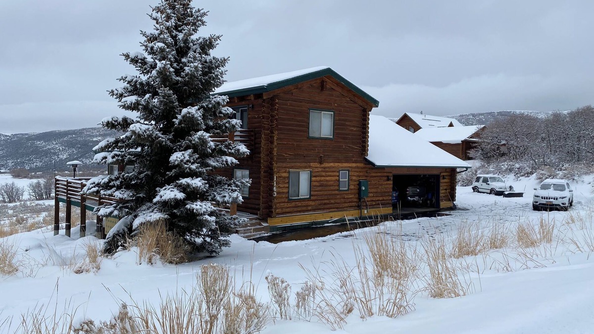 Timber Lakes House | Snowmobile skiing snowshoing beautiful 5 bedroom cabin in uinta mountains