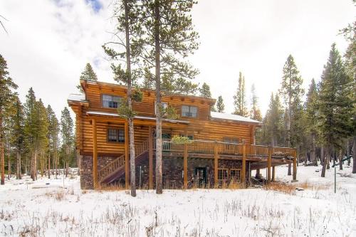 Breckenridge Park Estates House | Snowshoe Lodge Holiday home