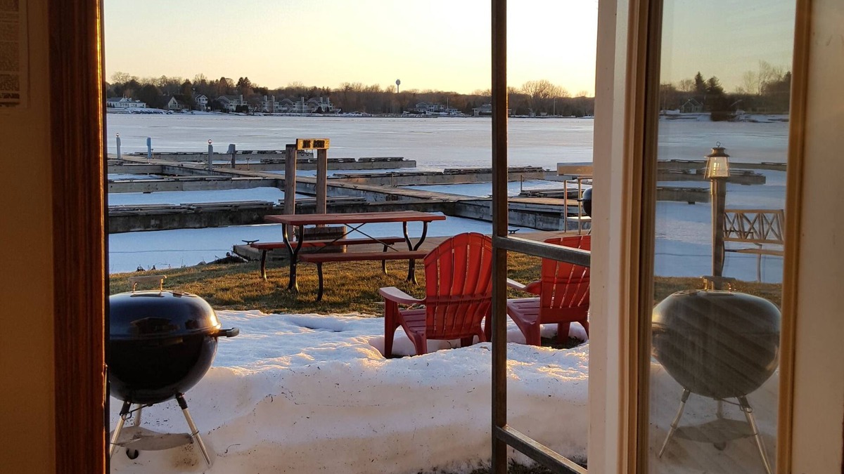 Sturgeon Bay Hotel | Snug Harbor Inn
