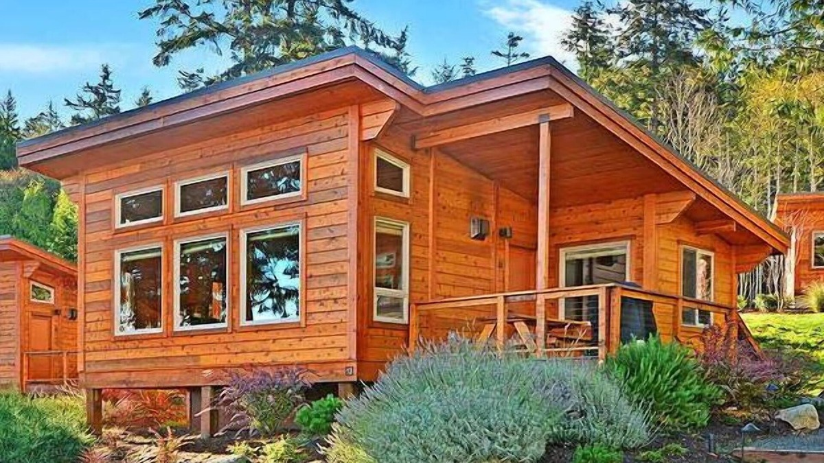 Friday Harbor Cabin | Snug Harbor Resort and Marina - Two Bedroom Water View Cabin, Queen Beds
