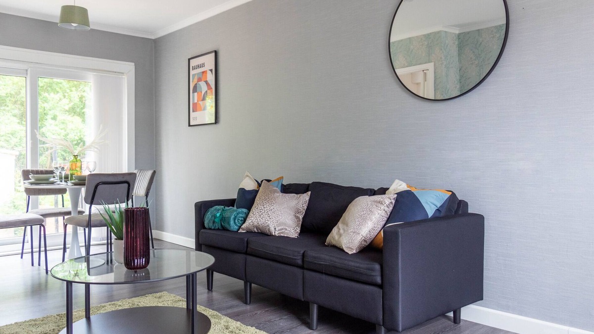 Glasgow House | Snug Modern Home in Glasgow