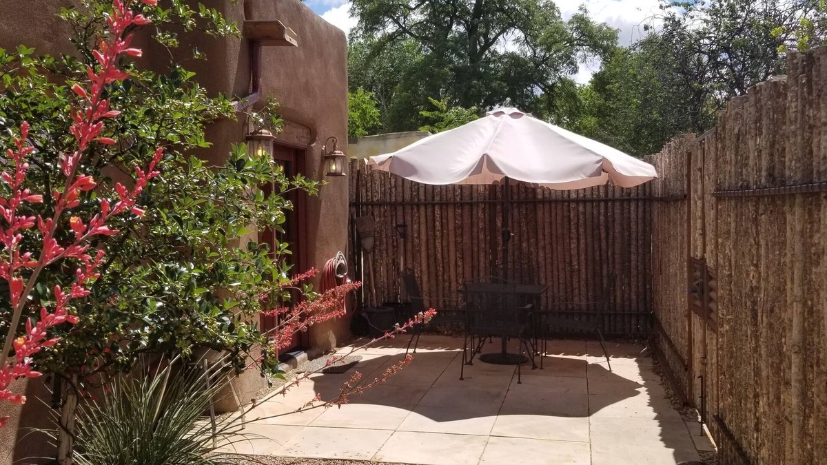 Downtown Santa Fe House | So Close! Perfect Southwest Casita 3 Blocks Plaza, 2 to O'Keeffe - Casita Ristra