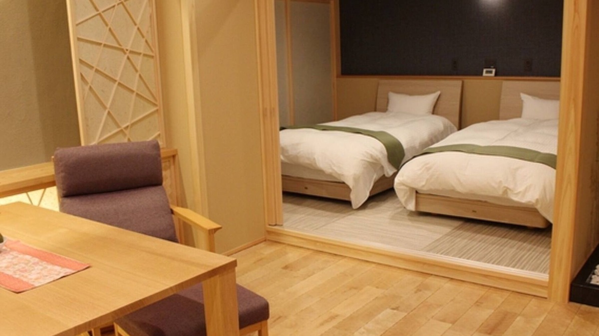 Kurobe Hotel | Soaking in the openair bath and admiring the supe/Kurobe Toyama