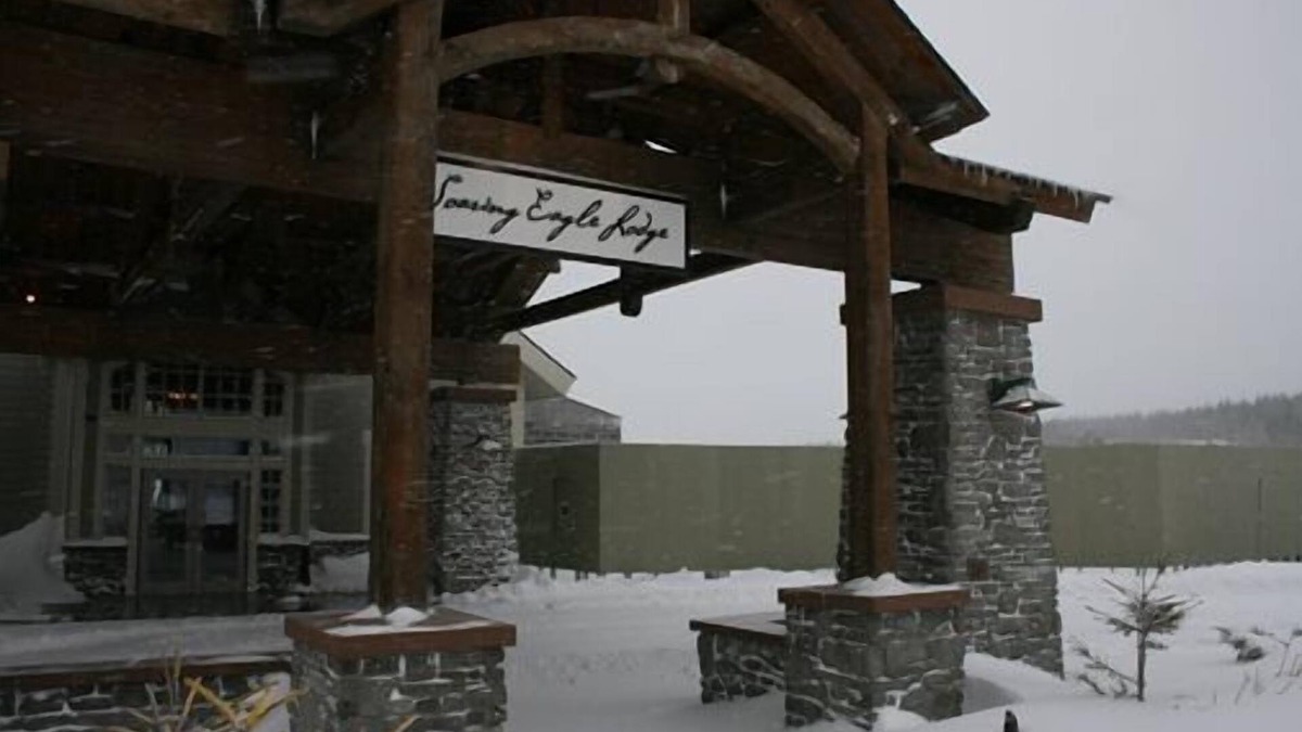 Snowshoe Condo | Soaring Eagle 2 BR, Top Floor, Long range sunset views, Ski in/out