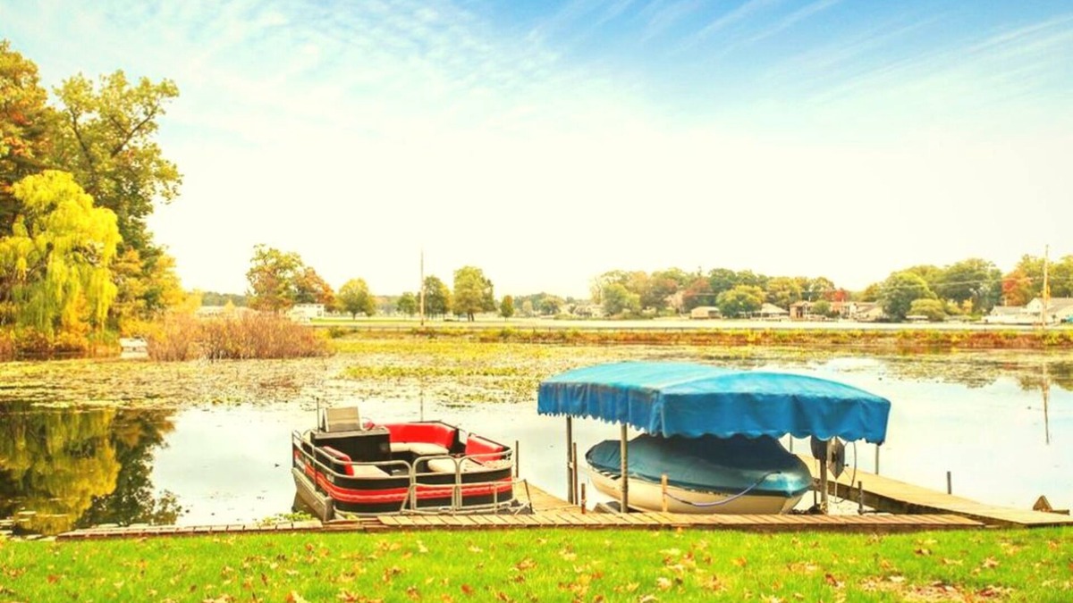 La Porte House | "SOFANA ON THE LAKE" - Unforgettable Moments of Relaxation at The Lake!