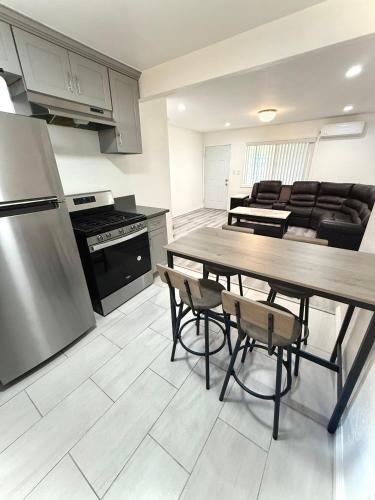 Lennox Hostel | Sofi LAX Clippers Stay