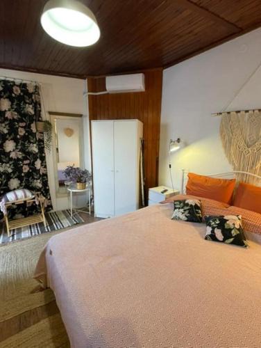 Skyros Town Apartment | Sofia Skyros