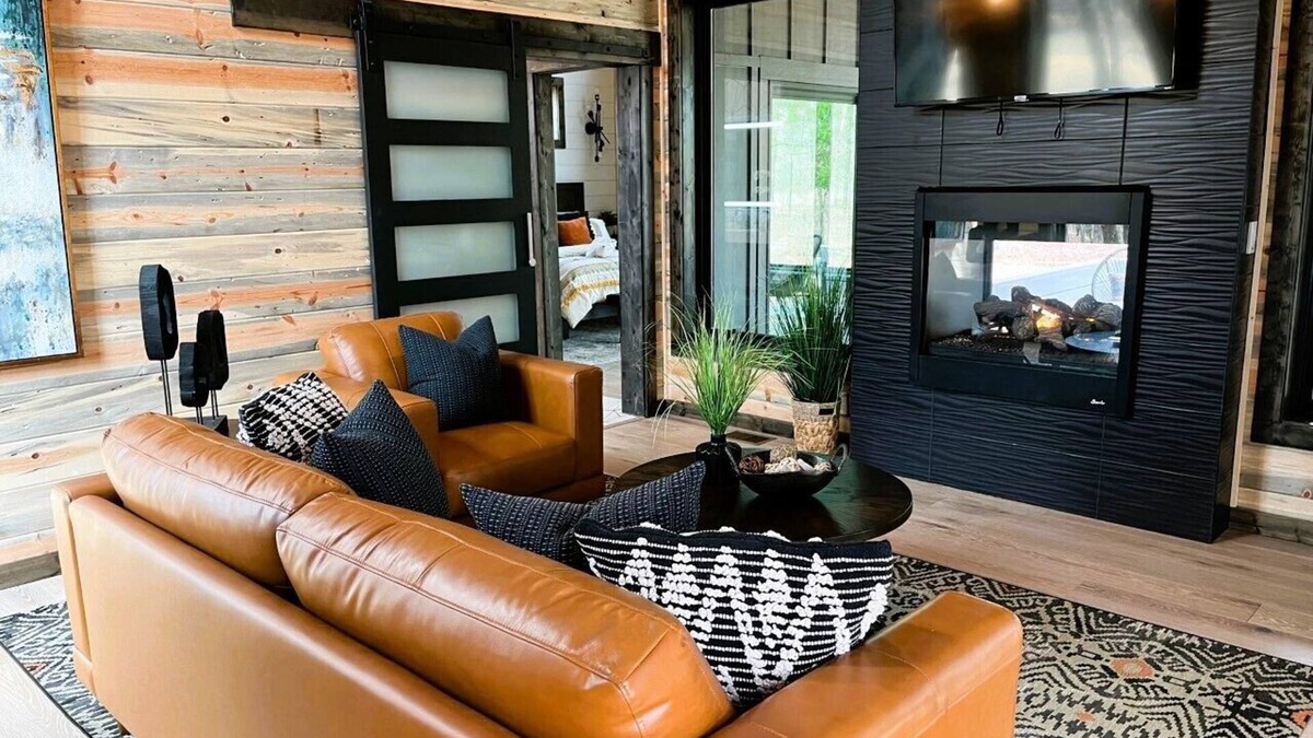 Pickens Cabin | SOHO LOFT on resort w/SWIMMING POOL & Clubhouse