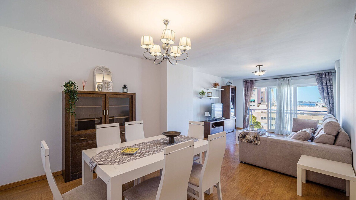 Plaza de Toros Vieja Apartment | Soho & Sea Views - Parking