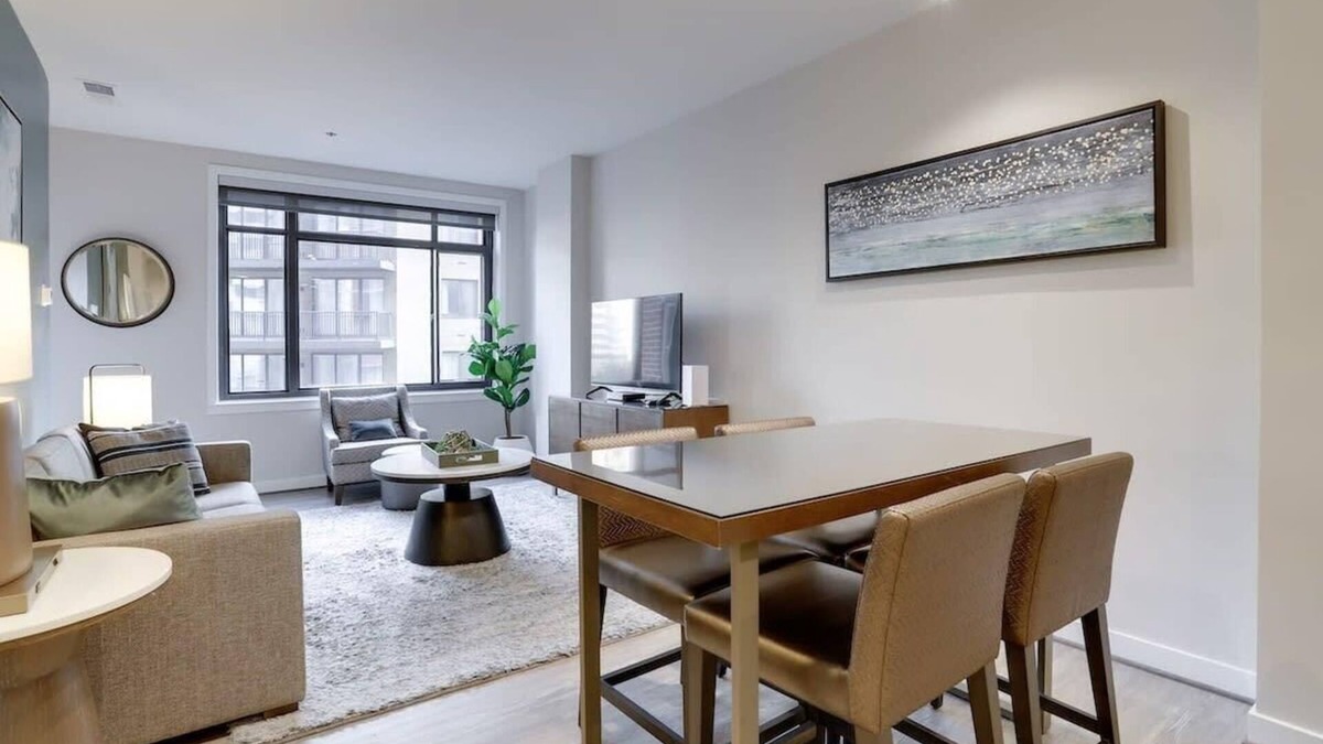 Radnor - Fort Myer Heights Apartment | Sojourn | Courtland Towers
