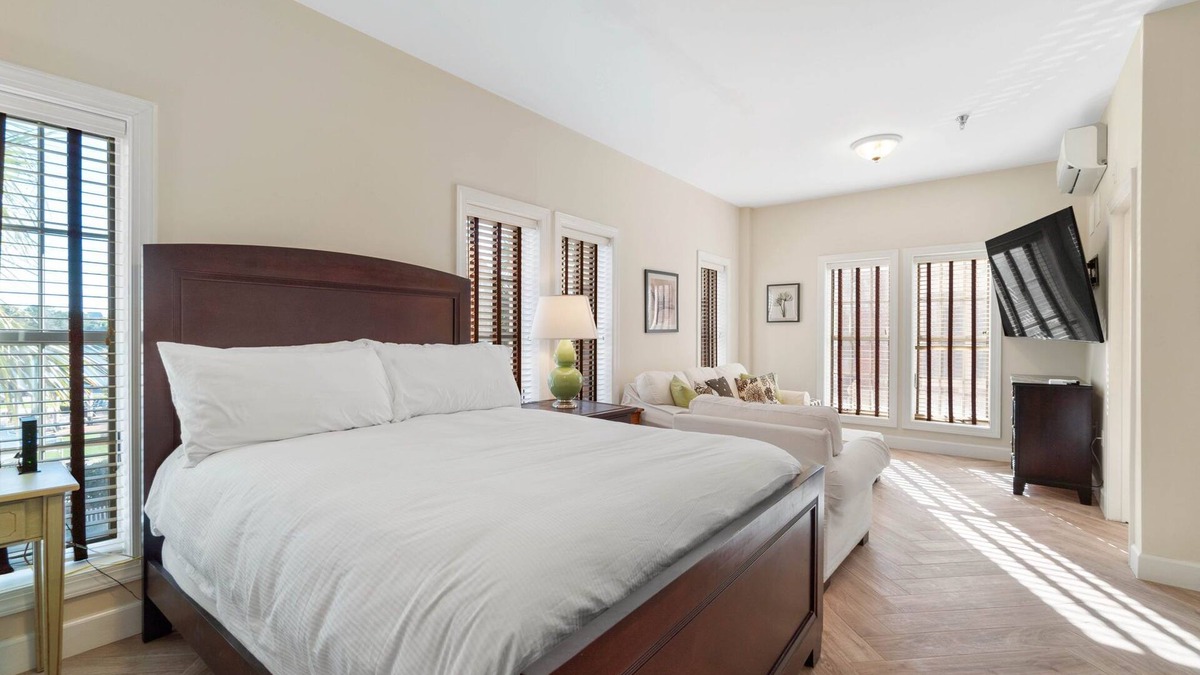 Treetop Condo | "Sol Mate" #239 Studio Sleeps 4