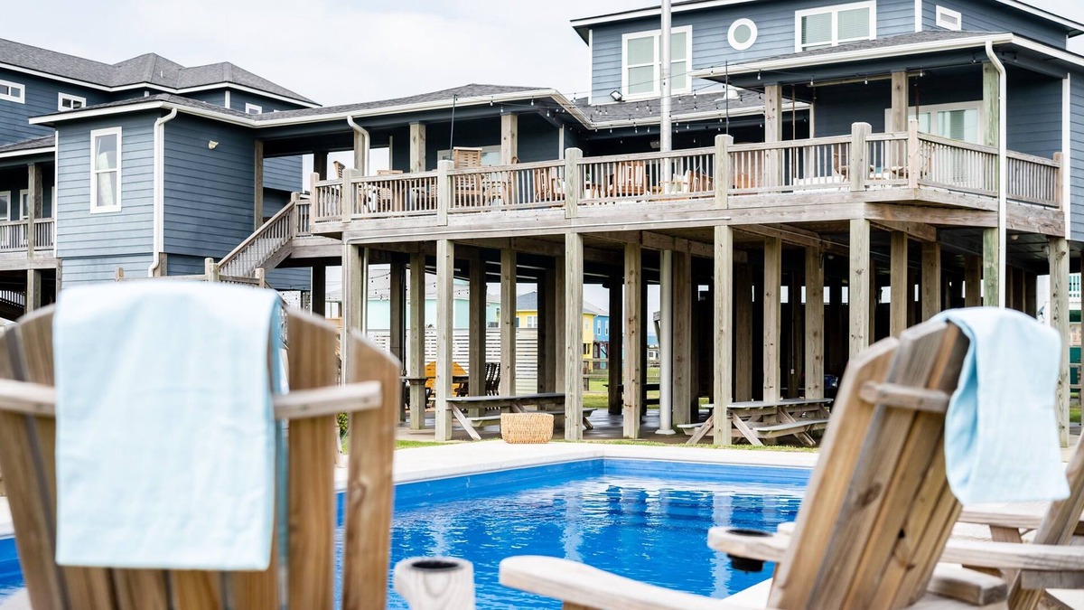 Crystal Beach House | Solara Sands: Theater & Game, Steps to the Beach!