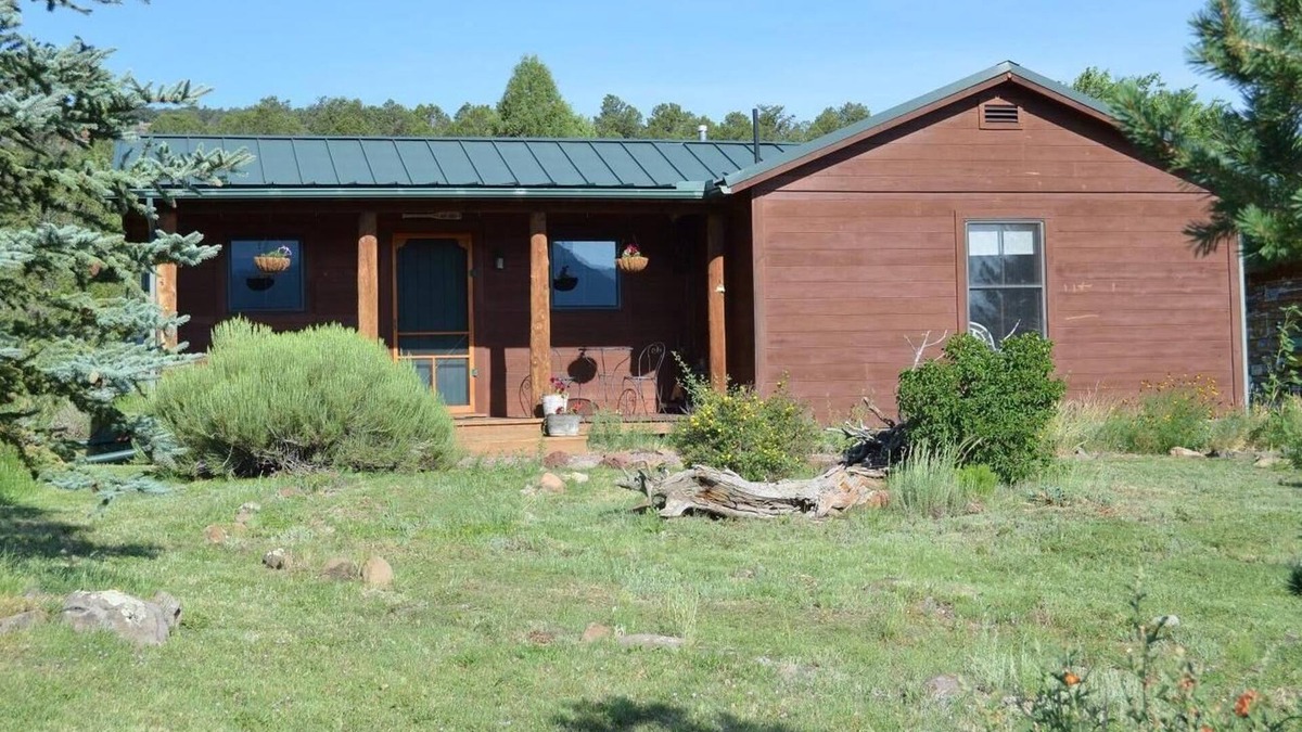 Eagar Cabin | Solitude -Relaxing - Hiking - Birding - Fishing - (No Pets)