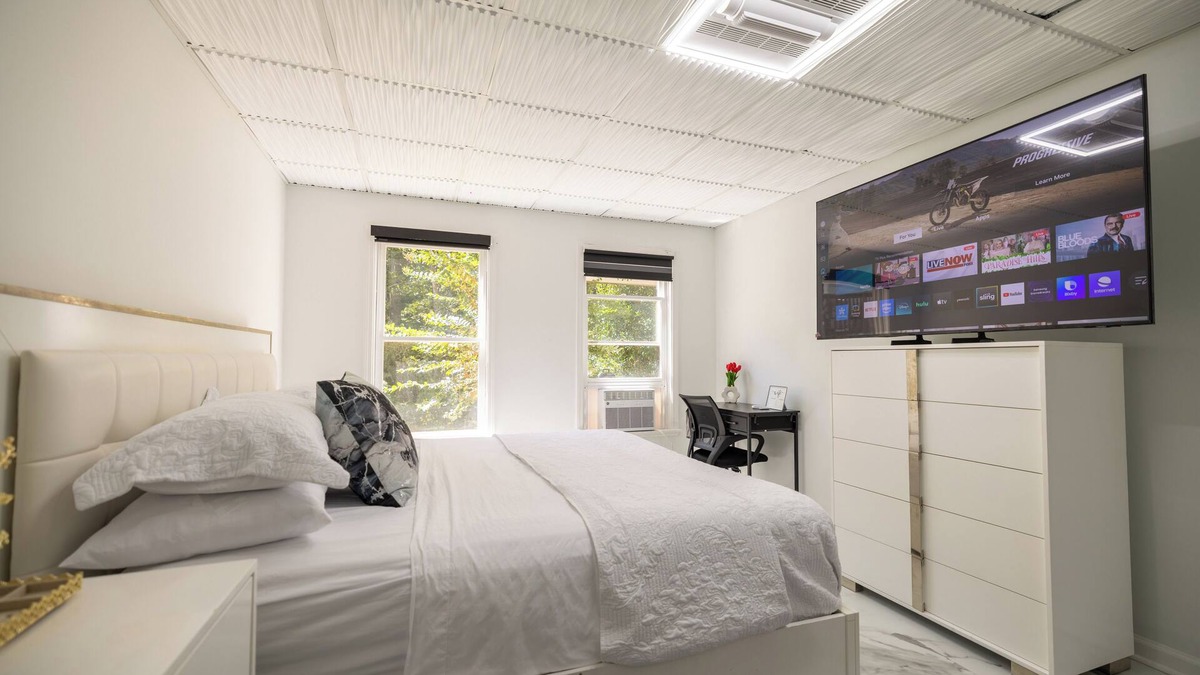 Lawrenceville Apartment | Solo Travelers' Private Riverside Suite Perfect for Business and Remote