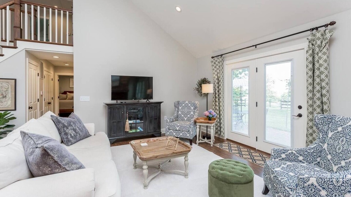 Cross Keys House | Solon Serenity: A Beautiful, Serene Setting with Mtn Views, Weekly and Monthly Discounts!