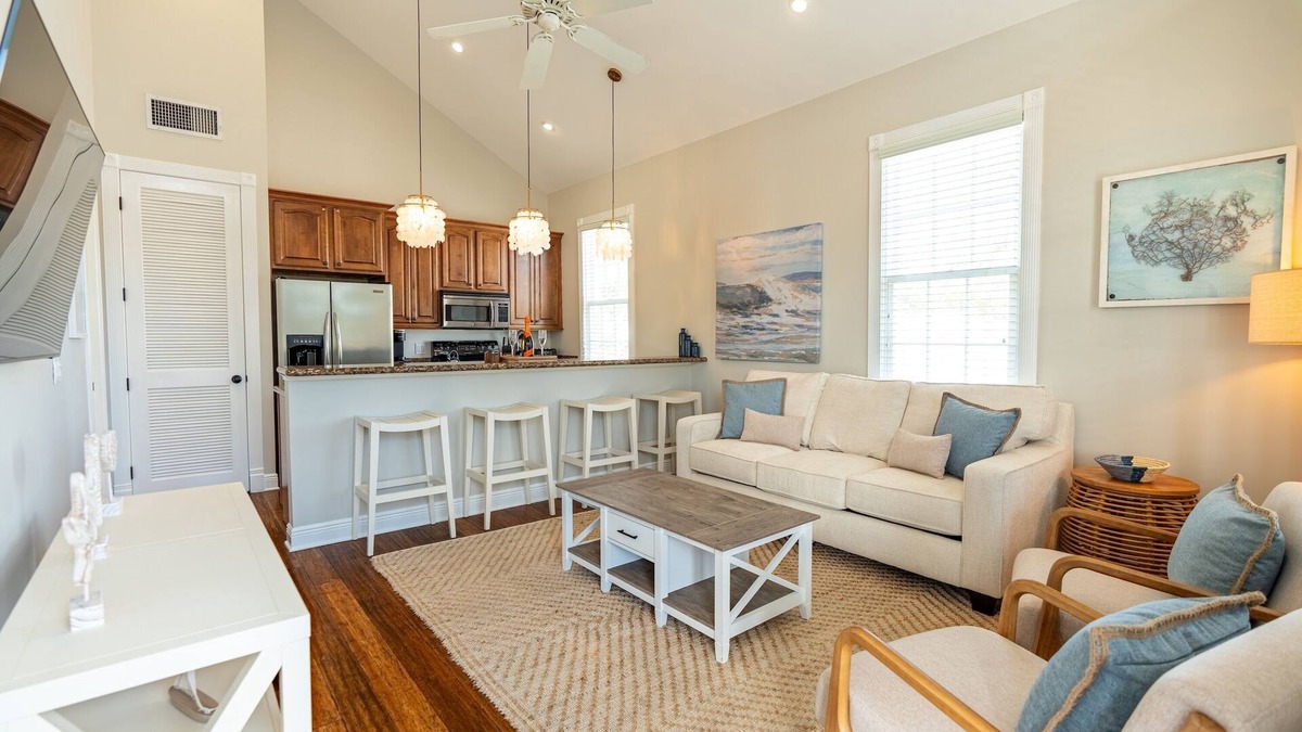 Old Town House | Sombrero Reef Light Suite
