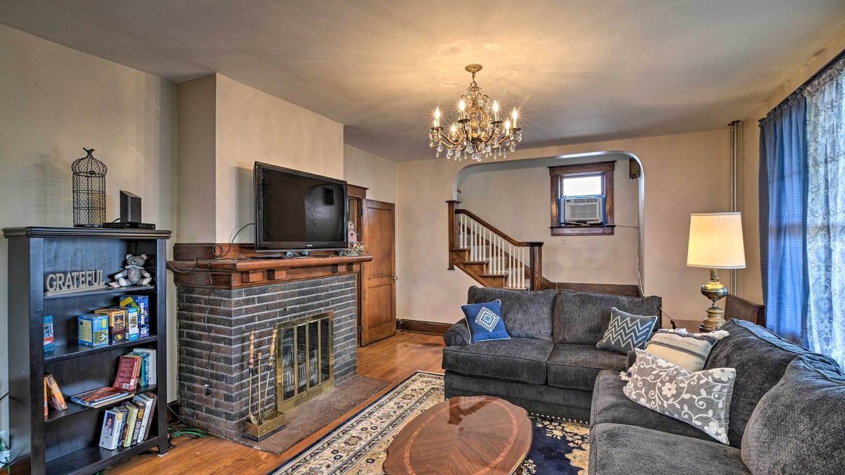 Somerset House | Somerset Home w/Yard 5 Mi to Historical Center