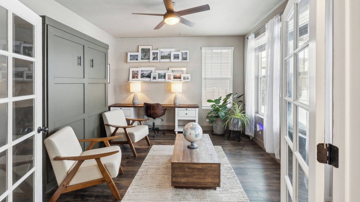 Kaysville House | Something for EVERYONE at this charming cottage, close to Lagoon!