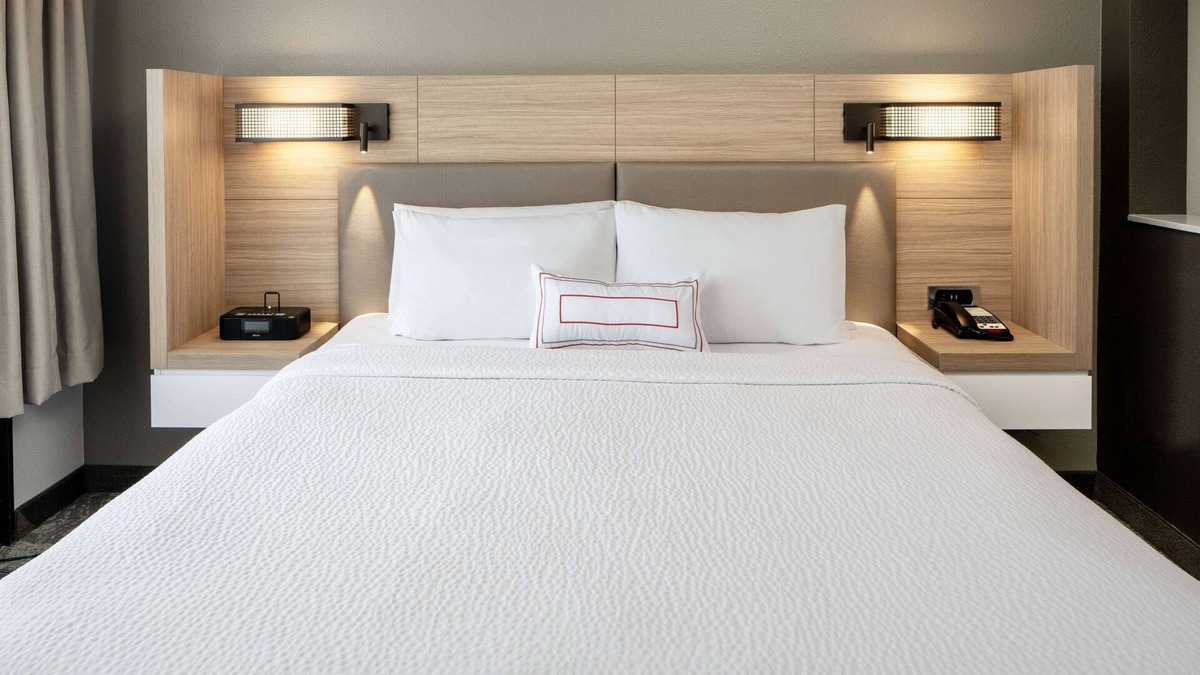 Renton Hotel | Sonesta Select Seattle Renton Suites