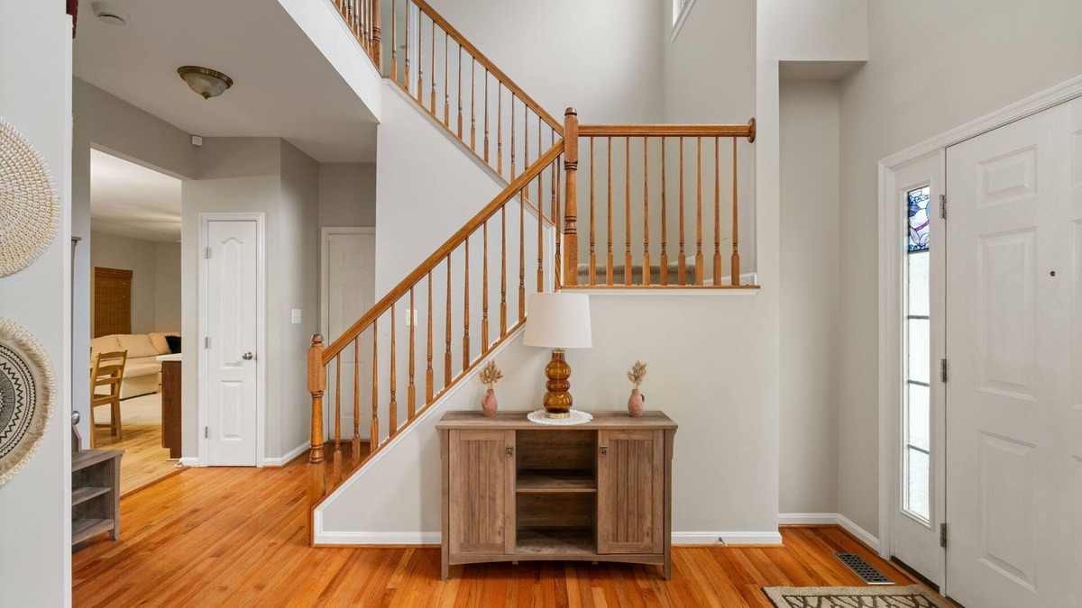 Lovettsville House | Songbird Haven by Bucolic Escapes, Midterm Stays Available