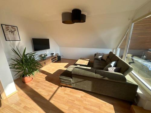 Zeuthen Apartment | Sonniges & ruhiges Apartment mit Balkon nahe Berlin