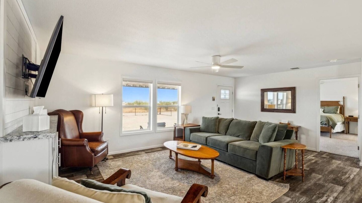 Florence House | Sonoran Desert Stay - Between Winery & Monastery