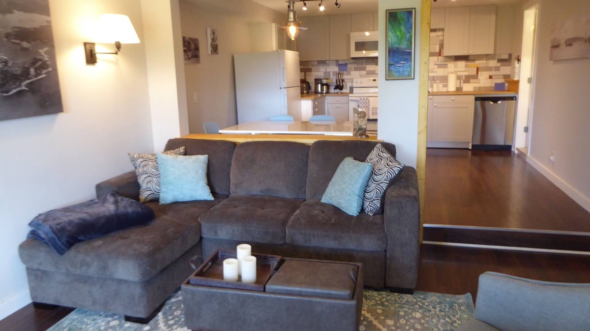 Sooke House | Sooke Ocean View Suite - private/cozy Sooke town centre